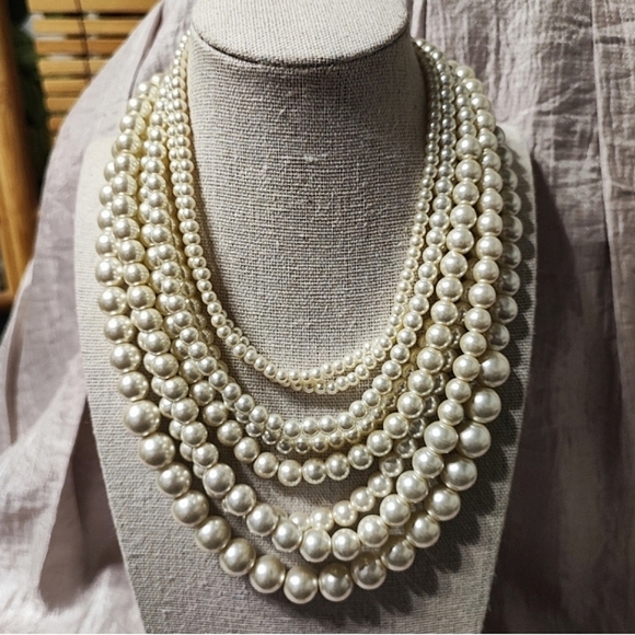 4 Strand Faux Pearls Faceted Clear Acrylic Stretch Bracelet Silver Tone Bridal - Picture 6 of 8